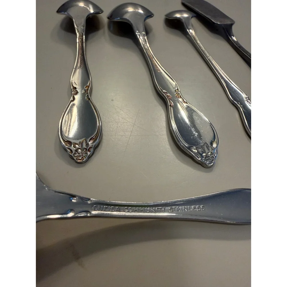 Oneida Community Stainless Morning Star Flatware 7pc Lot Teaspoons Butter Knife
